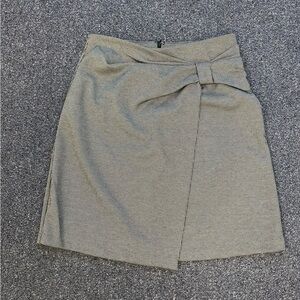 Ann Taylor Black and White Pencil Skirt size 4